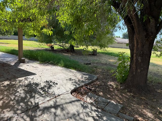 7025 W REDFIELD Road, Peoria, AZ 85381