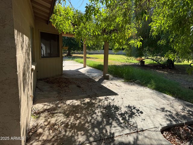 7025 W REDFIELD Road, Peoria, AZ 85381