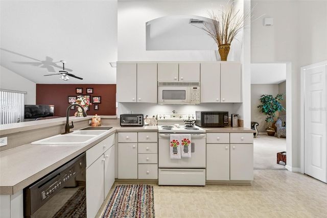 15501 CONWAY PLACE, Tampa, FL 33624