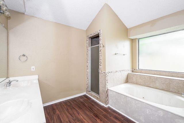 837 Foxridge Drive, Arlington, TX 76017