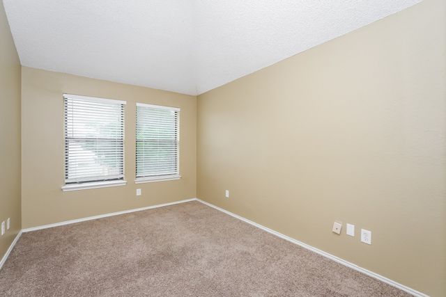 837 Foxridge Drive, Arlington, TX 76017