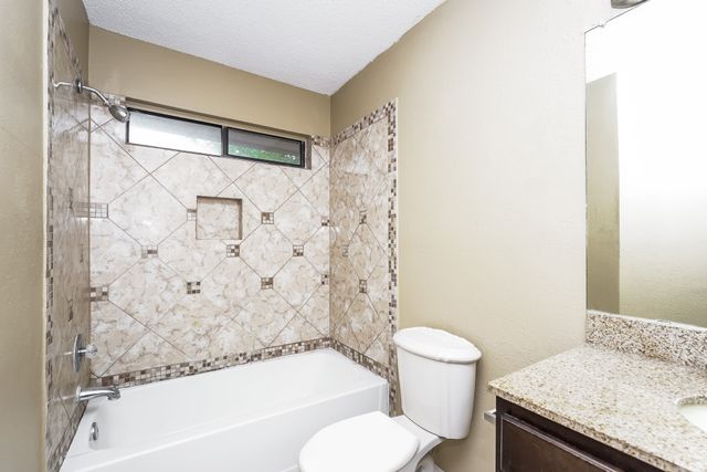 837 Foxridge Drive, Arlington, TX 76017