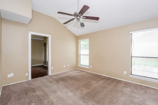 837 Foxridge Drive, Arlington, TX 76017