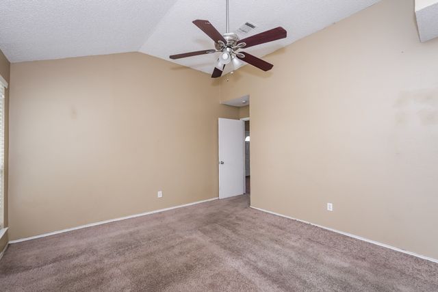 837 Foxridge Drive, Arlington, TX 76017