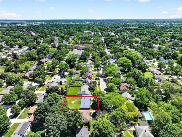 1304 DIVISION STREET, Green Bay, WI 54303