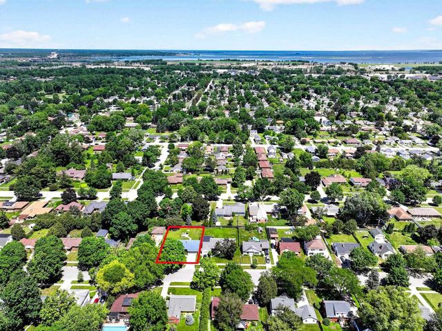 1304 DIVISION STREET, Green Bay, WI 54303