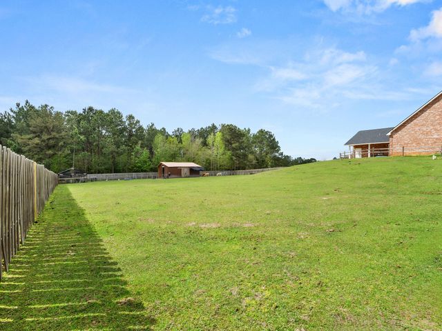 601 Vinson Rd, Leesville, LA 71446