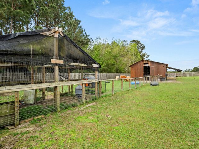 601 Vinson Rd, Leesville, LA 71446