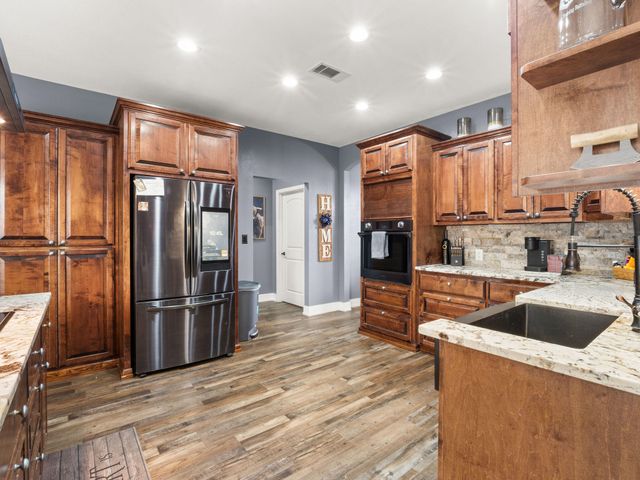 601 Vinson Rd, Leesville, LA 71446