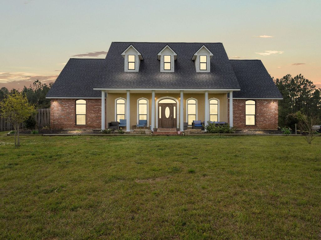 601 Vinson Rd, Leesville, LA 71446