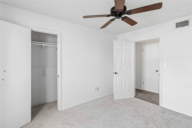 405 Lynch ST, Smithville, TX 78957