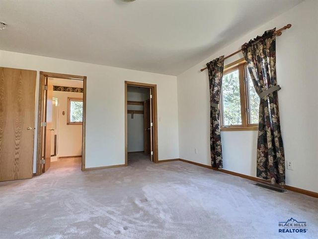 2055 ASPEN HILLS RD, Spearfish, SD 57783