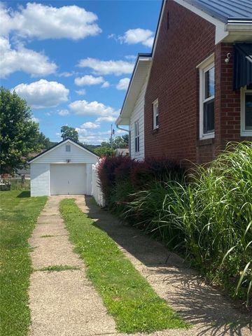108 Federal St, Fayette City, PA 15473