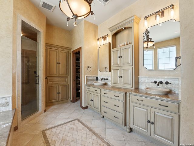 1618 Foxberry, San Antonio, TX 78248
