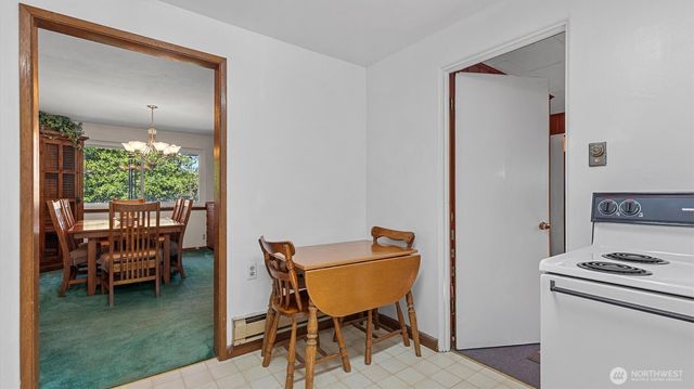 490 SE Pasek Street, Oak Harbor, WA 98277