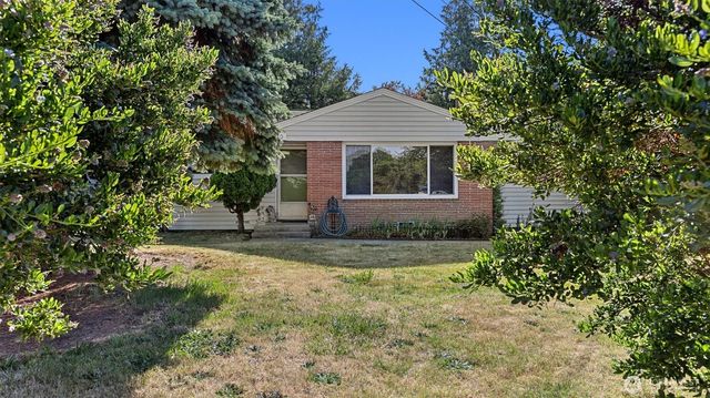 490 SE Pasek Street, Oak Harbor, WA 98277
