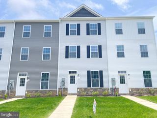 14 SNOWDROP CT, Kearneysville, WV 25430