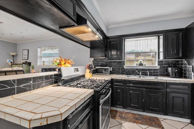 23011 Bayleaf Drive, Spring, TX 77373