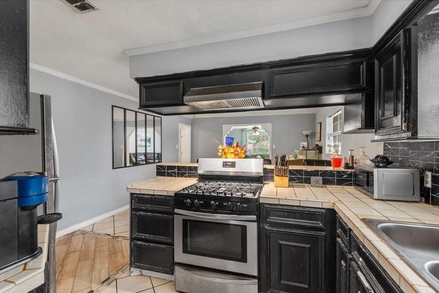 23011 Bayleaf Drive, Spring, TX 77373