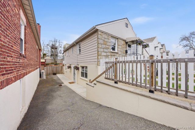 75 Woodlawn Avenue, Yonkers, NY 10704