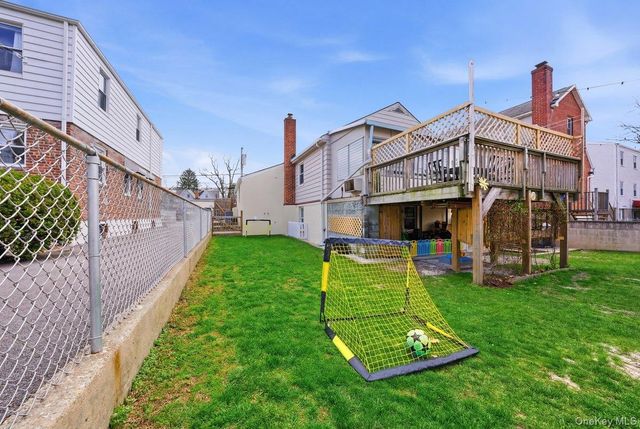 75 Woodlawn Avenue, Yonkers, NY 10704