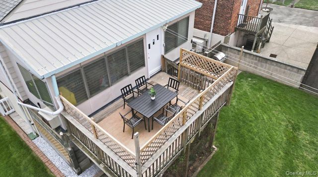 75 Woodlawn Avenue, Yonkers, NY 10704