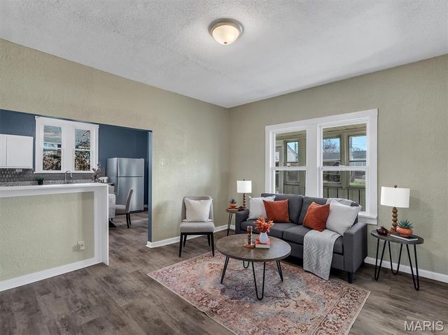 331 Rauhut Avenue, St Louis, MO 63125