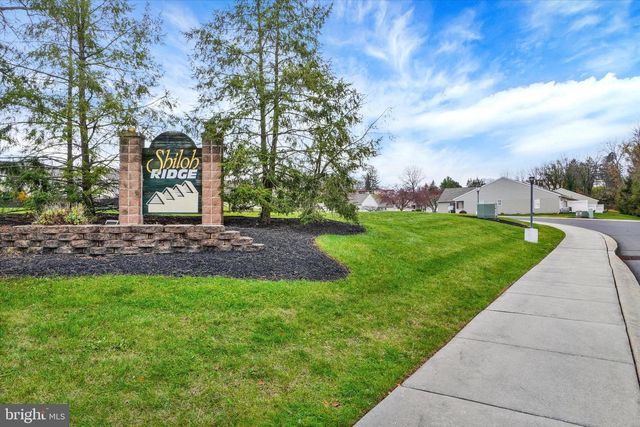 35 HAGARMAN DR, York, PA 17408