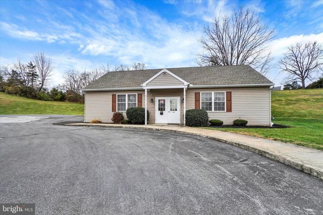 35 HAGARMAN DR, York, PA 17408