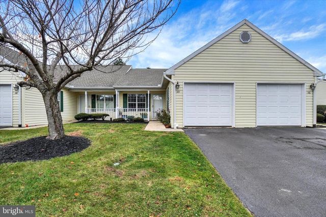 35 HAGARMAN DR, York, PA 17408