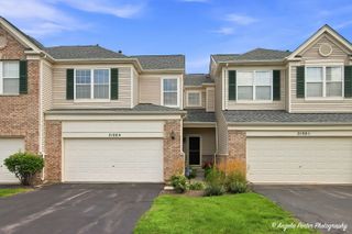 2100 Braeburn Drive B, Wauconda, IL 60084