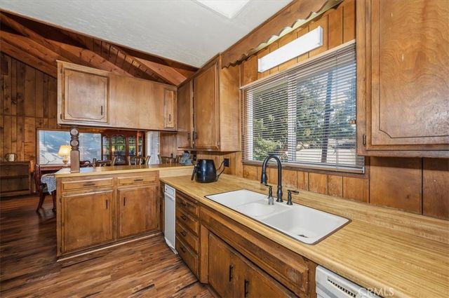 31175 All View, Running Springs, CA 92382