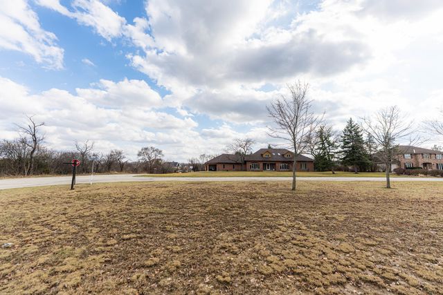 10 Country Manor Lane, Orland Park, IL 60467