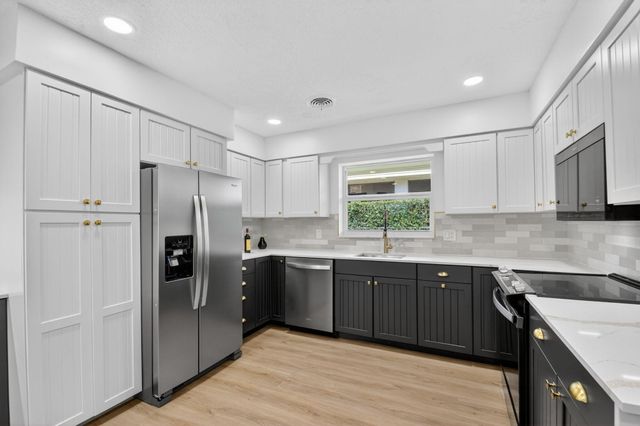 1221 Singer Drive, Singer Island, FL 33404