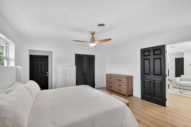1221 Singer Drive, Singer Island, FL 33404