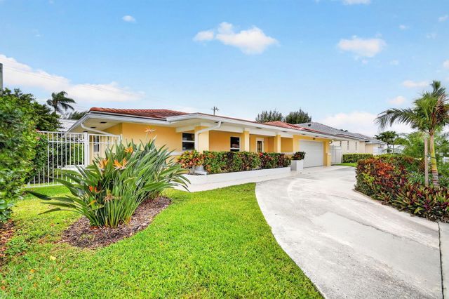 1221 Singer Drive, Singer Island, FL 33404