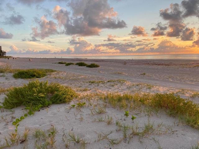 1221 Singer Drive, Singer Island, FL 33404