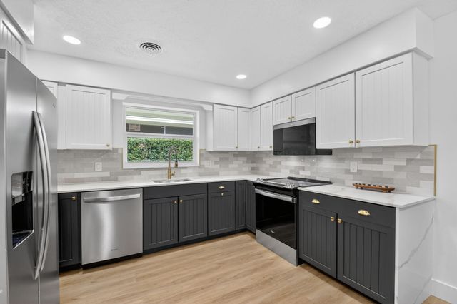1221 Singer Drive, Singer Island, FL 33404
