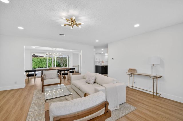 1221 Singer Drive, Singer Island, FL 33404