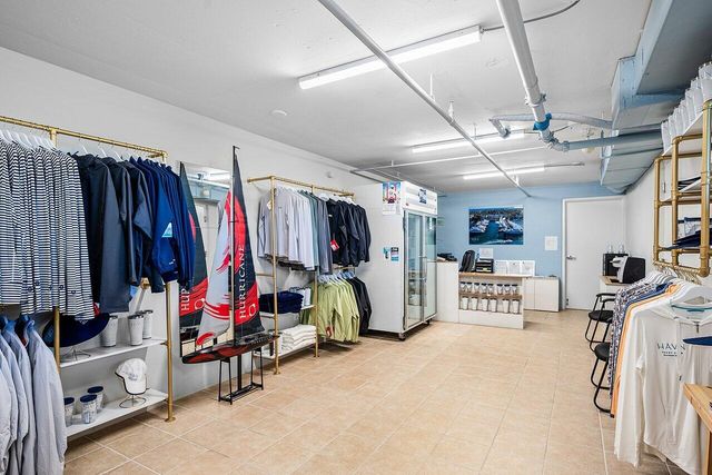182 Lake Drive 5202, Palm Beach Shores, FL 33404