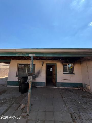 8223 W CLARENDON Avenue, Phoenix, AZ 85033
