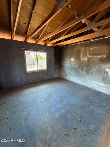8223 W CLARENDON Avenue, Phoenix, AZ 85033
