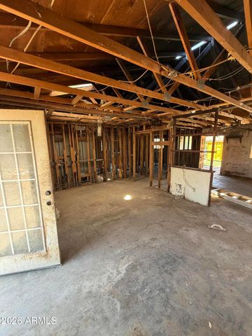 8223 W CLARENDON Avenue, Phoenix, AZ 85033