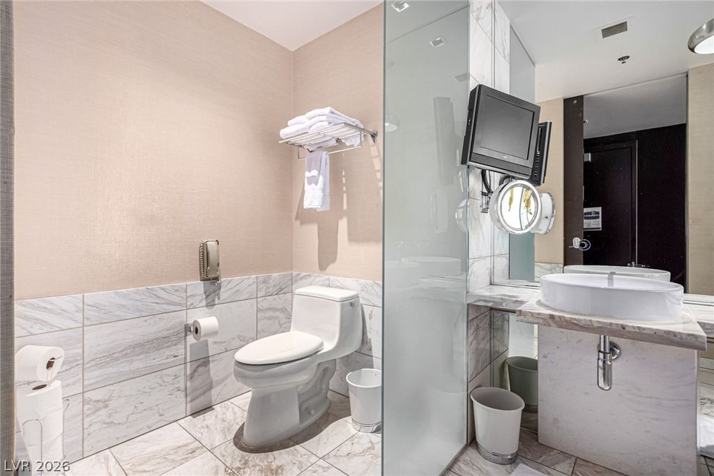 Image 14 of property listing at 4381 West Flamingo Road 18320, Las Vegas, NV 89103