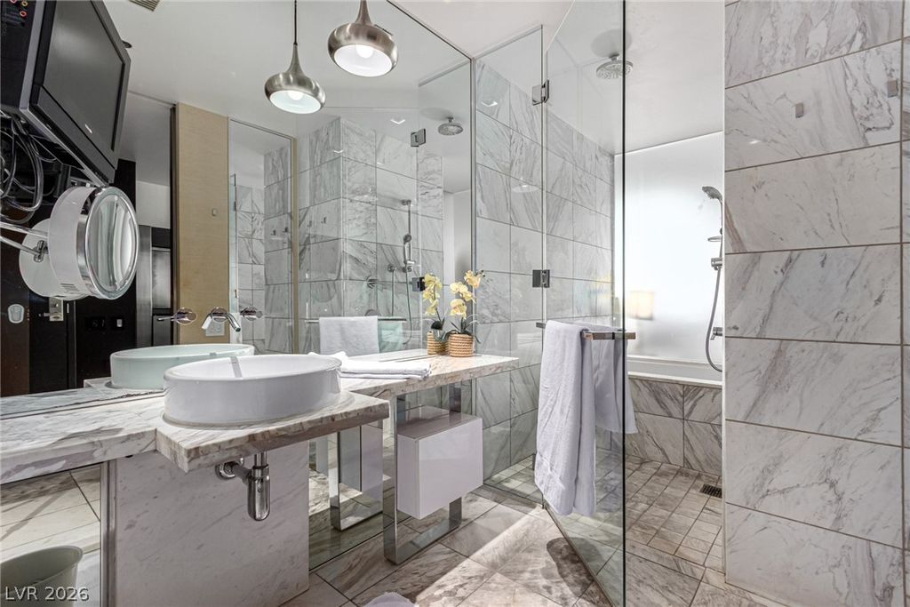 Image 15 of property listing at 4381 West Flamingo Road 18320, Las Vegas, NV 89103