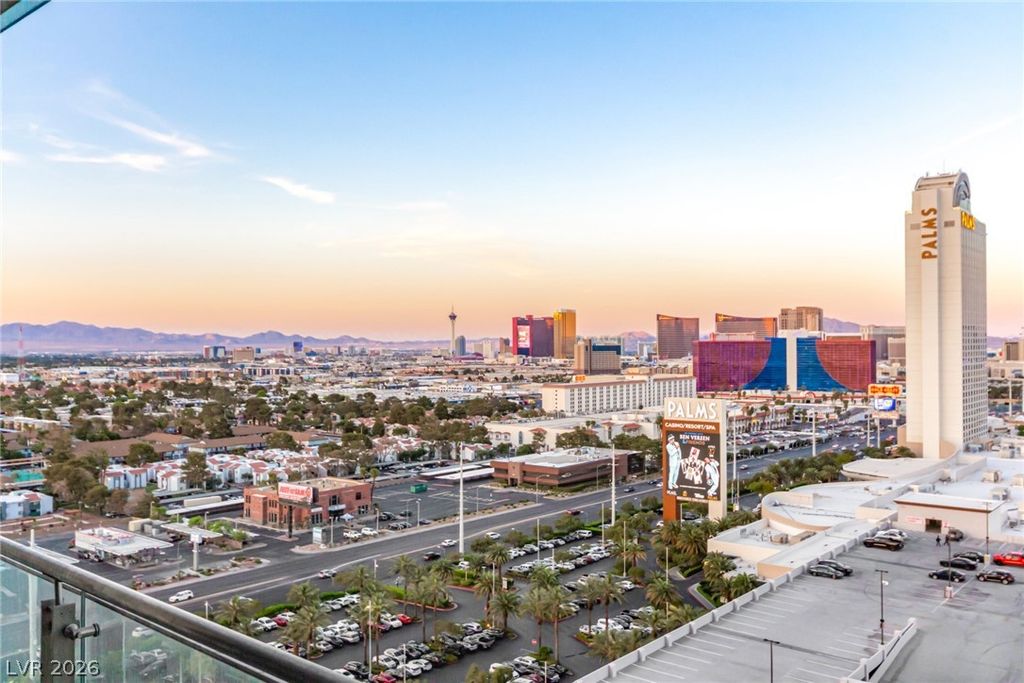 Image 28 of property listing at 4381 West Flamingo Road 18320, Las Vegas, NV 89103