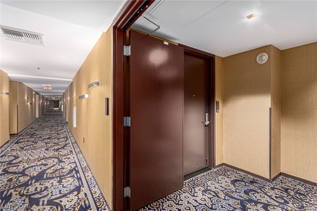 Image 3 of property listing at 4381 West Flamingo Road 18320, Las Vegas, NV 89103