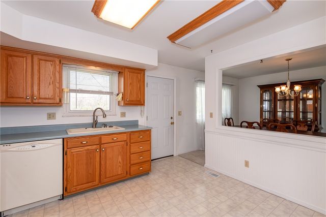 1382 Rawlings Drive, Fairborn, OH 45324