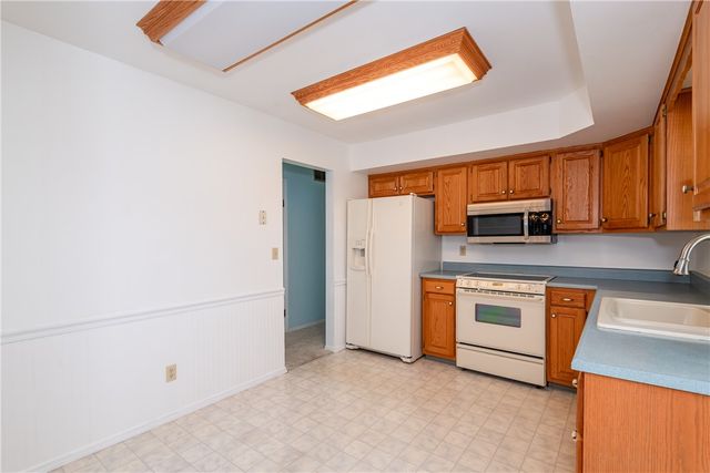 1382 Rawlings Drive, Fairborn, OH 45324