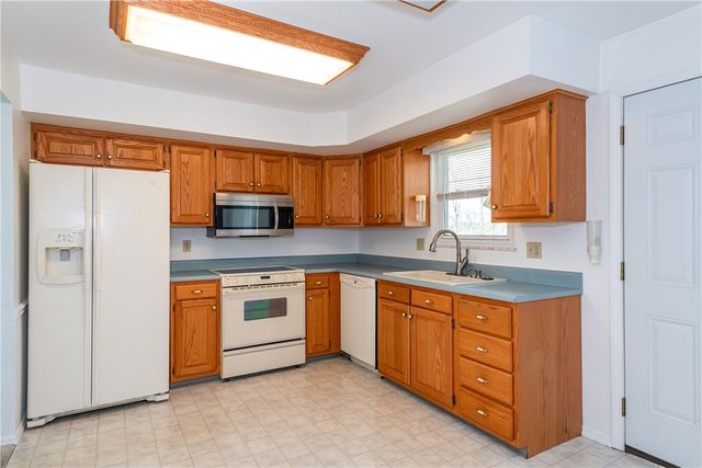 1382 Rawlings Drive, Fairborn, OH 45324